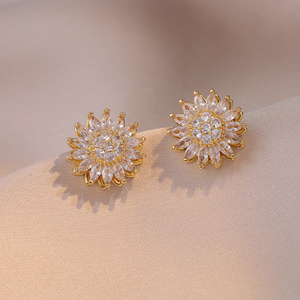 Wholesale New Arrival Diamond-encrusted Sunflower Ins Ring Rotatable Clavicle Chain Jewelry