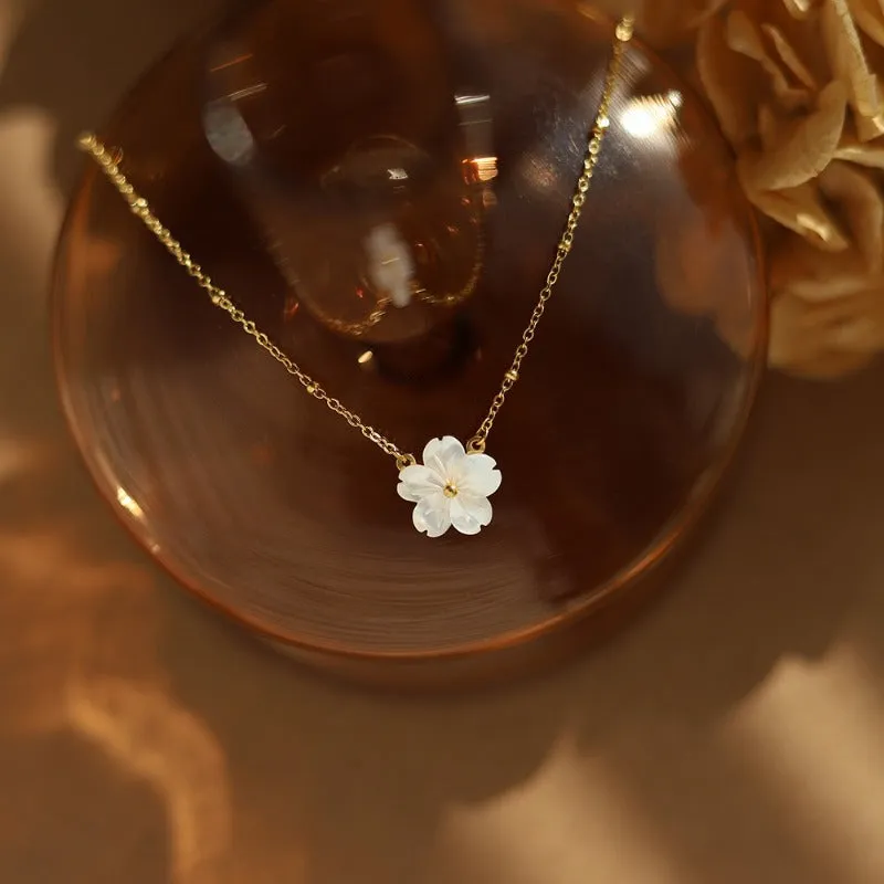Wholesale Non Fading White Shell Peach Blossom Beautiful Flower Titanium Steel Collarbone Chain Temperament Light Luxury Versatile Necklaces light_wish_jewels