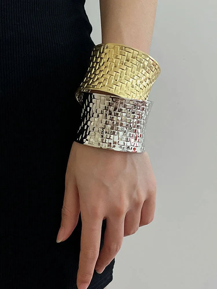 Wholesale Retro metal braided wide version self-discipline bracelet female advanced design photosensitive arc open bracelet light_wish_jewels