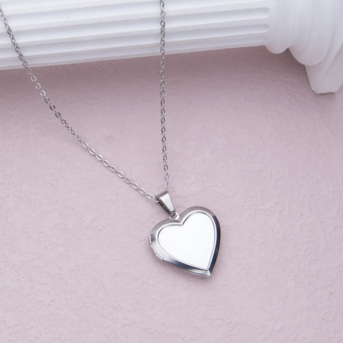 Wholesale Stainless Steel Necklace Gold Heart Pattern Frame Box Pendant O-Chain