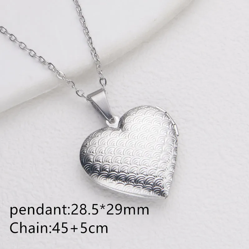 Wholesale Stainless Steel Necklace Gold Heart Pattern Frame Box Pendant O-Chain