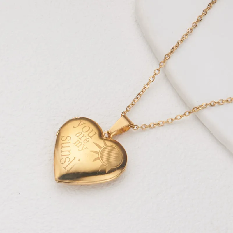 Wholesale Stainless Steel Necklace Gold Heart Pattern Frame Box Pendant O-Chain