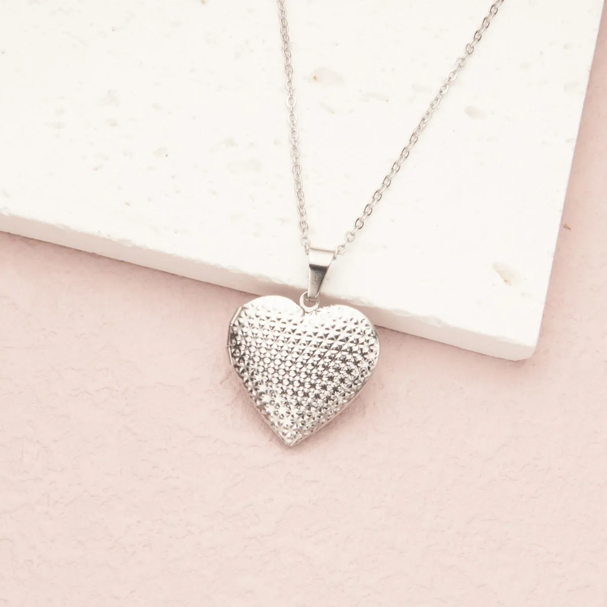 Wholesale Stainless Steel Necklace Gold Heart Pattern Frame Box Pendant O-Chain