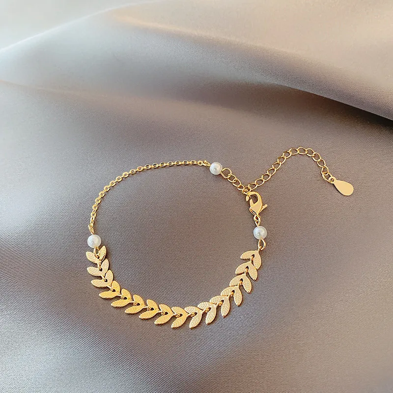 Wholesale titanium steel female niche all-match light luxury high-end lovers bracelet
