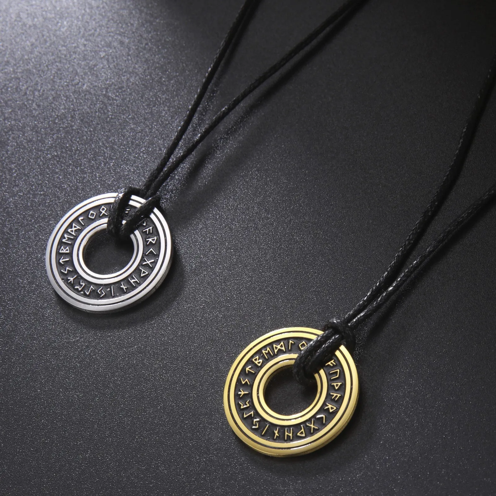 Wholesale Vintage Viking Circle Pendant Stainless Steel Men's Necklace