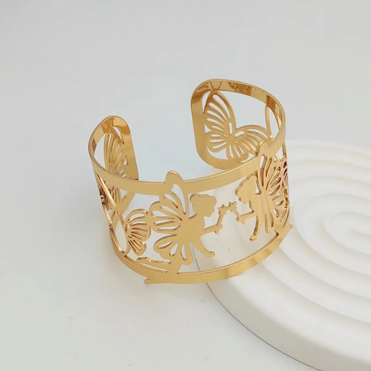 Wholesale wide hammered pleated golden bracelet