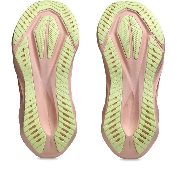 Vêtements Asics Novablast 5 pour Femme